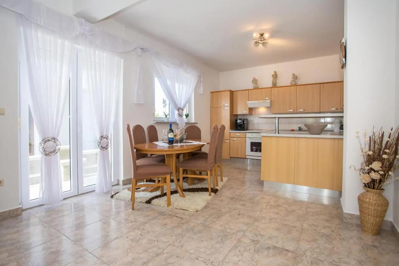 App Rosi Apartment Porec Croatia
